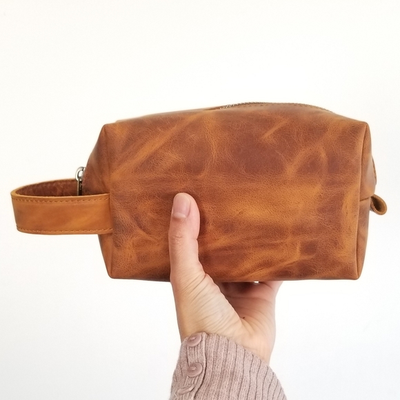 themanmade Handbags - Med • Premium Leather Dopp Kit Makeup Bag Brown